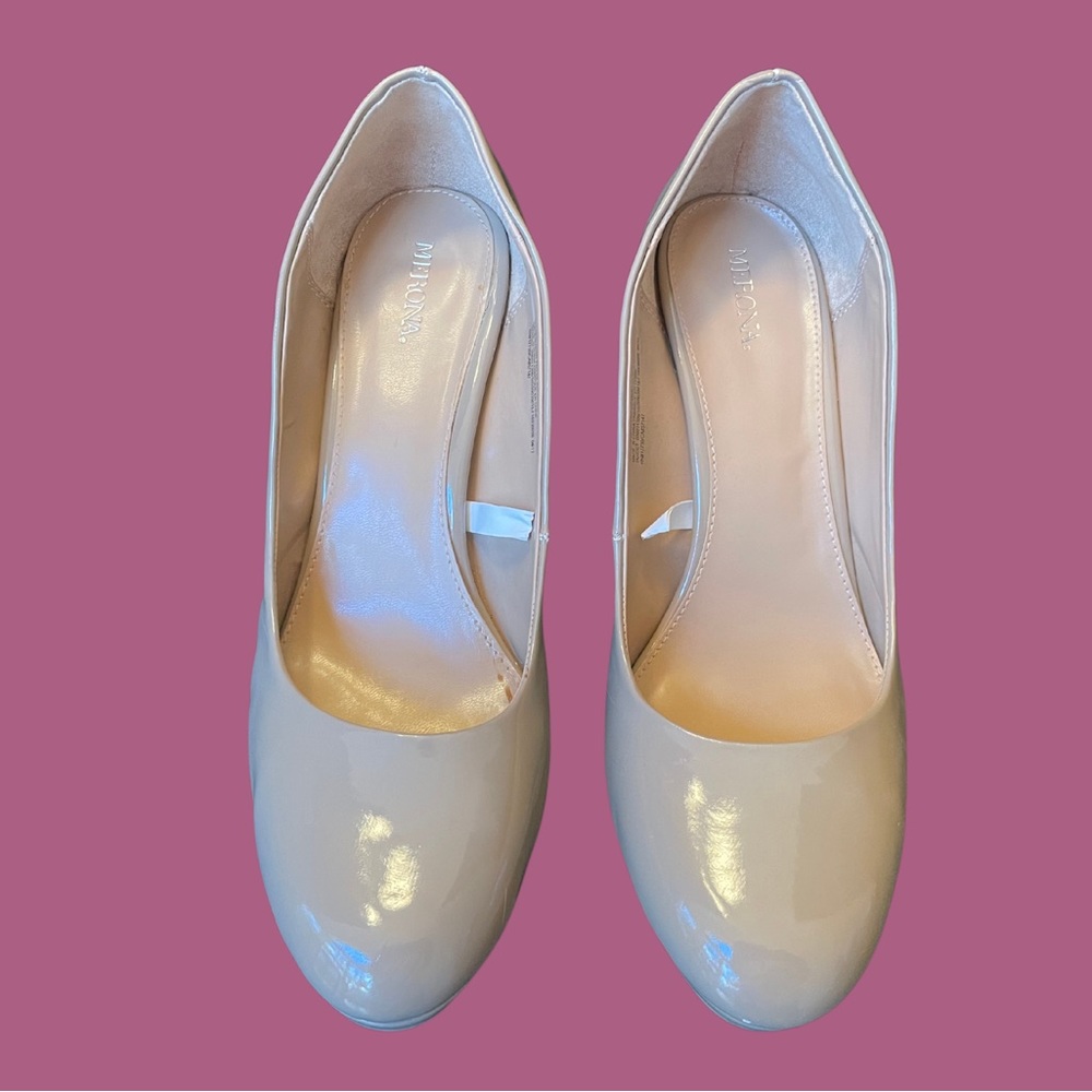 Merona from Target pumps with rounded toe.